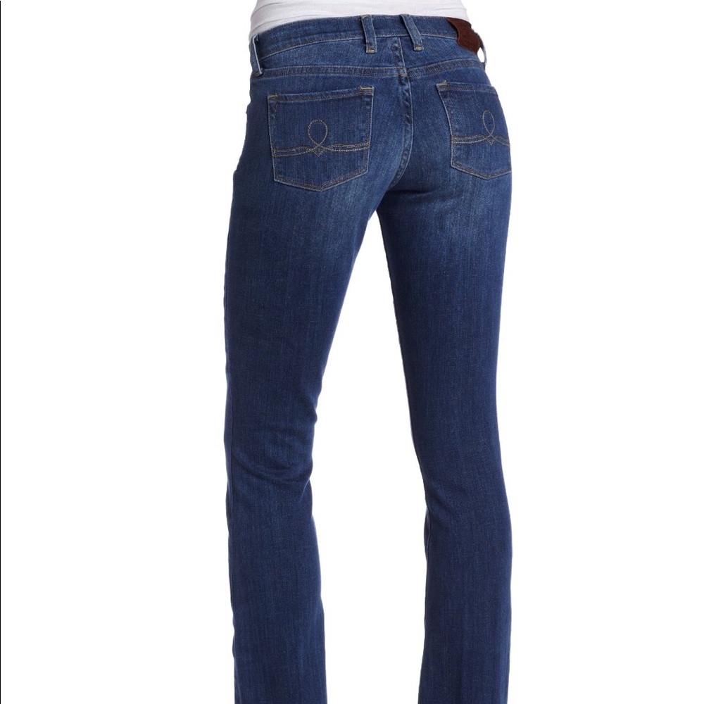 🍀Lucky Brand Dark Wash Bootcut distressed jeans🍀